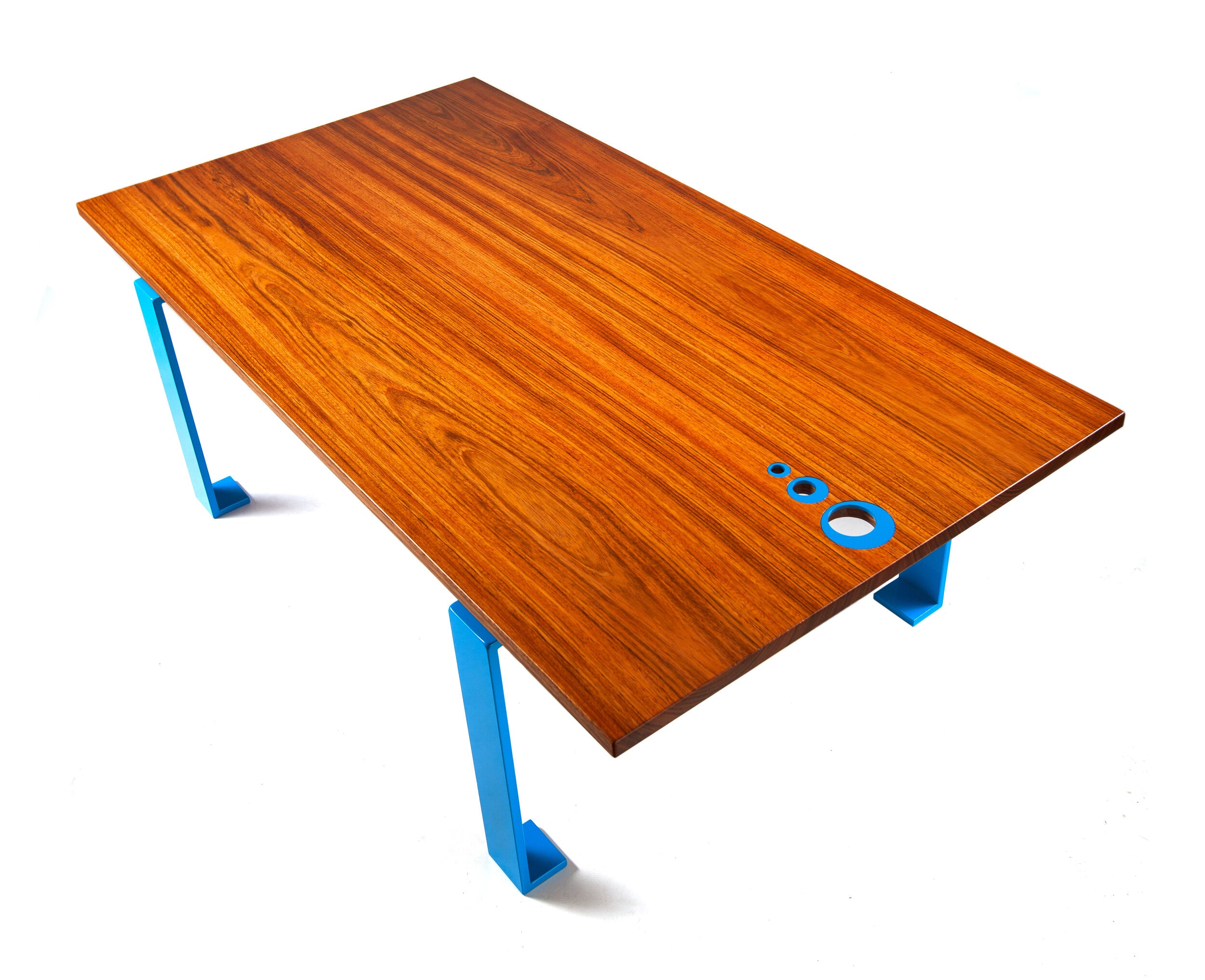 Terra Dak Table